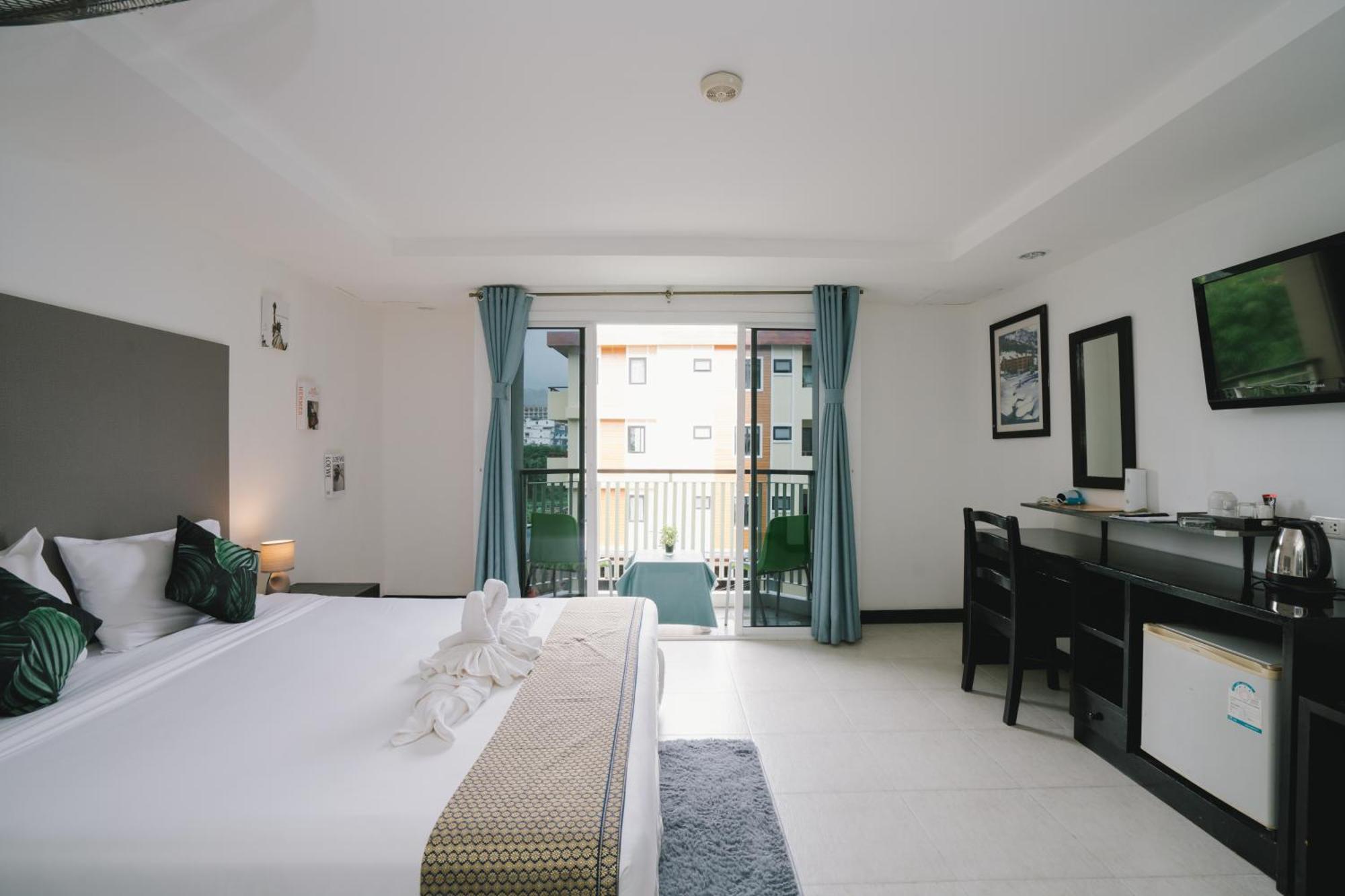 Hotel Noble House Patong Exterior foto